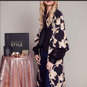 Maison du Soir floral kimono robe box of style s/m